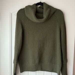 Olive Green Women's Sweater Size Small